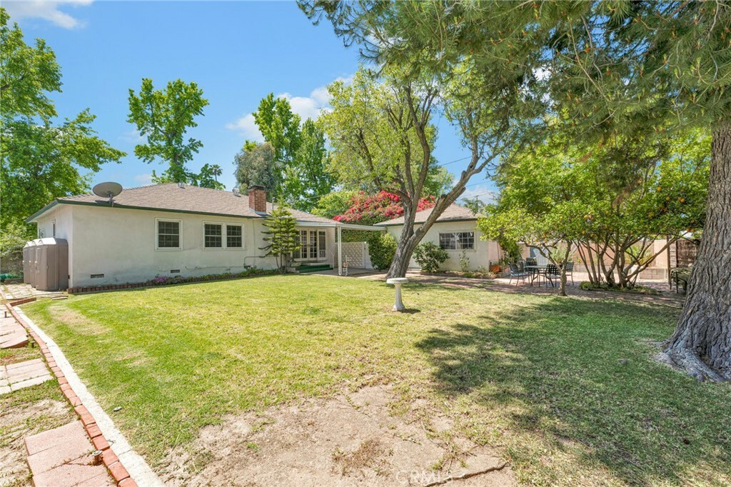 Property Photo:  5961 Vanalden Avenue  CA 91356 