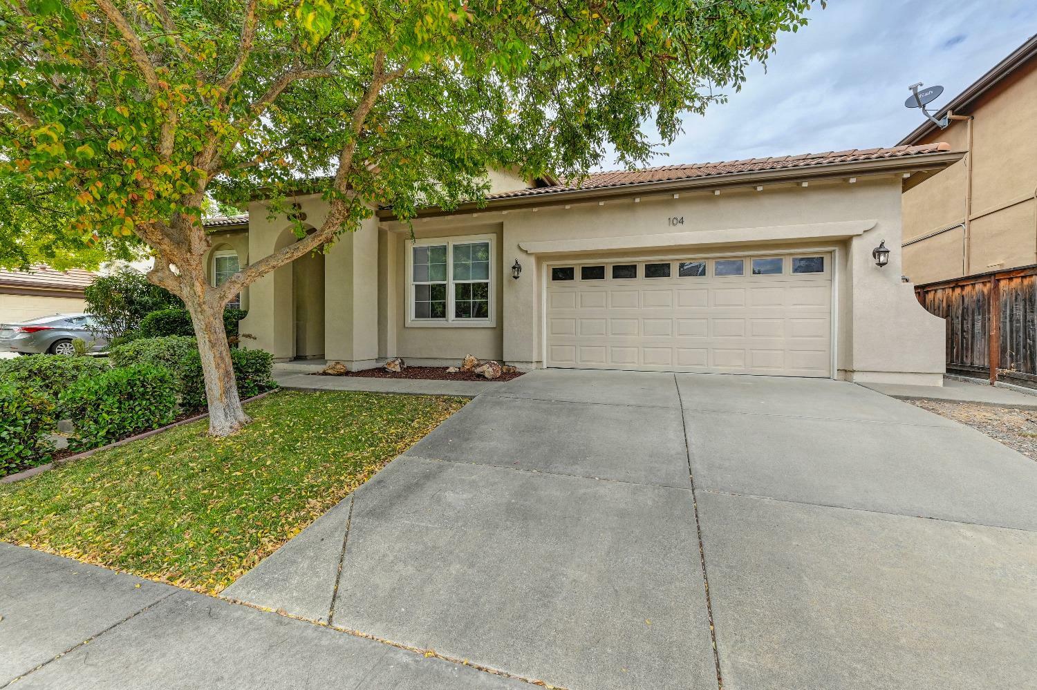 Property Photo:  104 Candlewood Court  CA 95648 