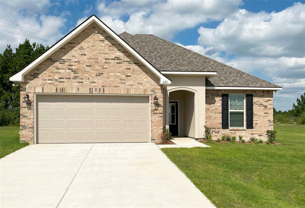 Property Photo: 623 Sandy Ridge Circle LA 71107