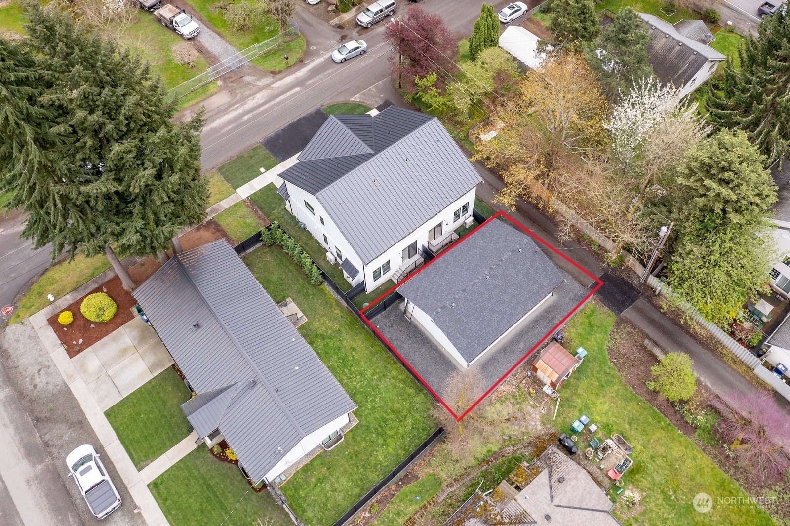 Property Photo:  75 5th Avenue NE C  WA 98027 