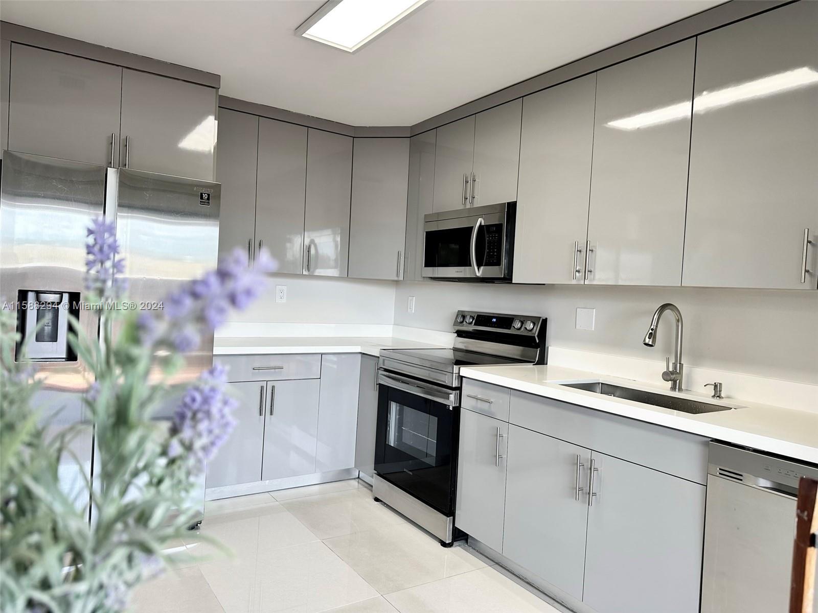 Property Photo:  2530 W 60th Pl 105-17  FL 33016 