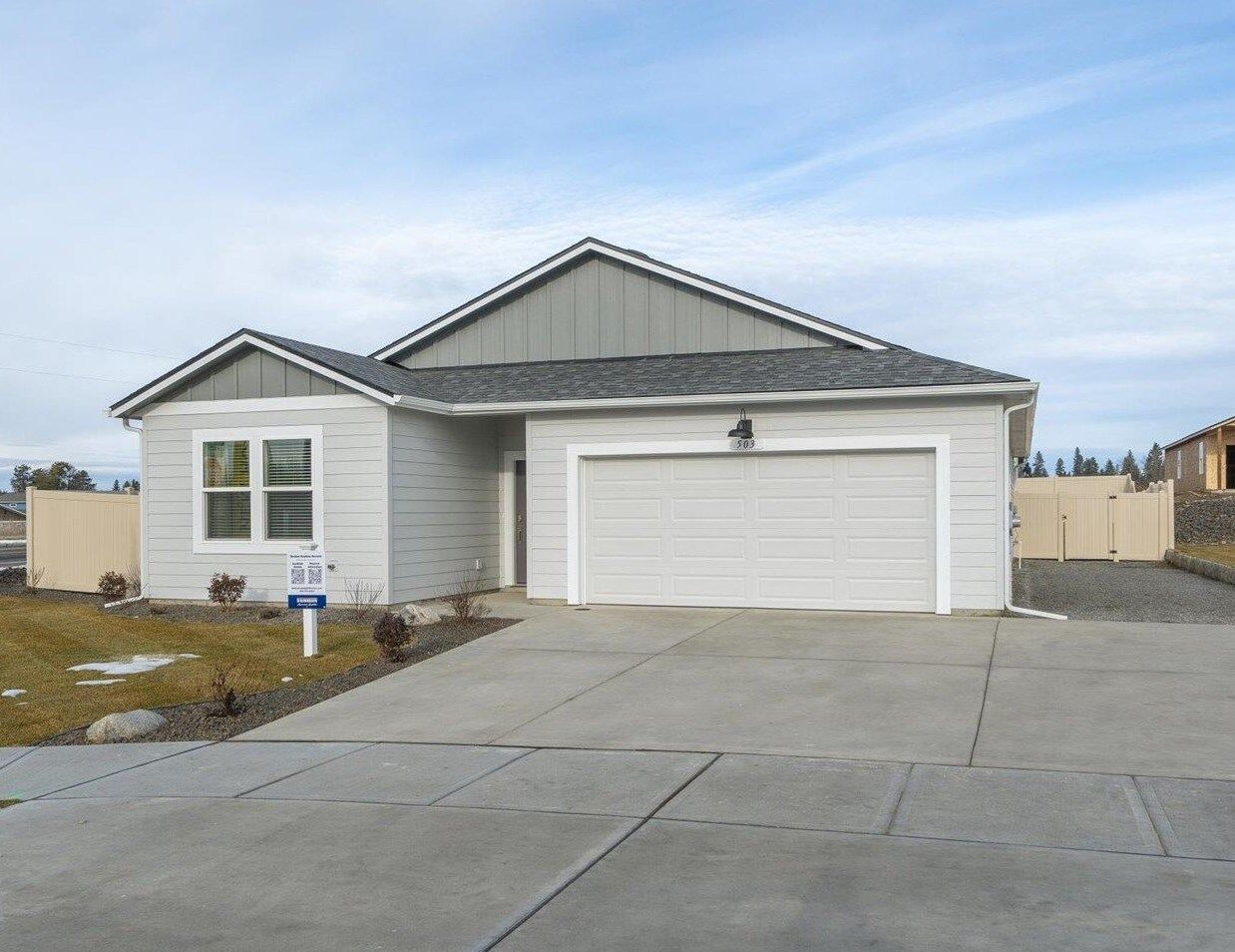 Property Photo:  527 E L St  WA 99006 