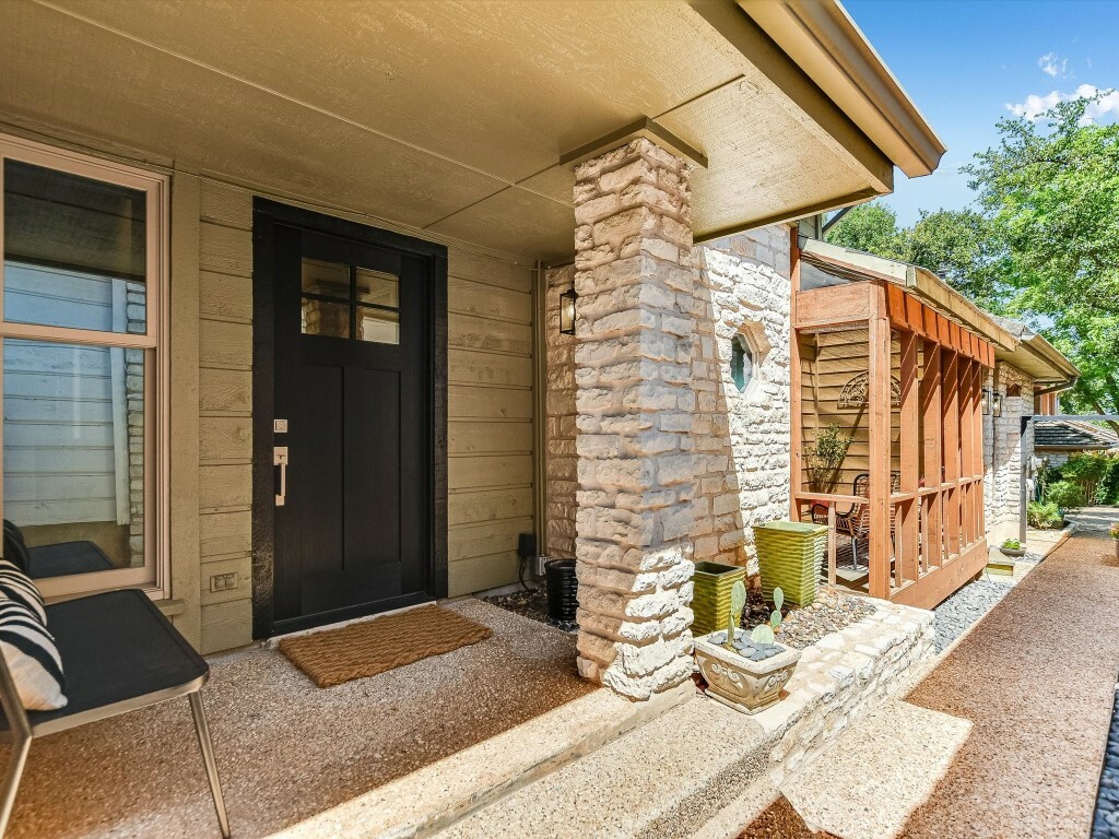 Property Photo:  7963 Mesa Trails Circle  TX 78731 