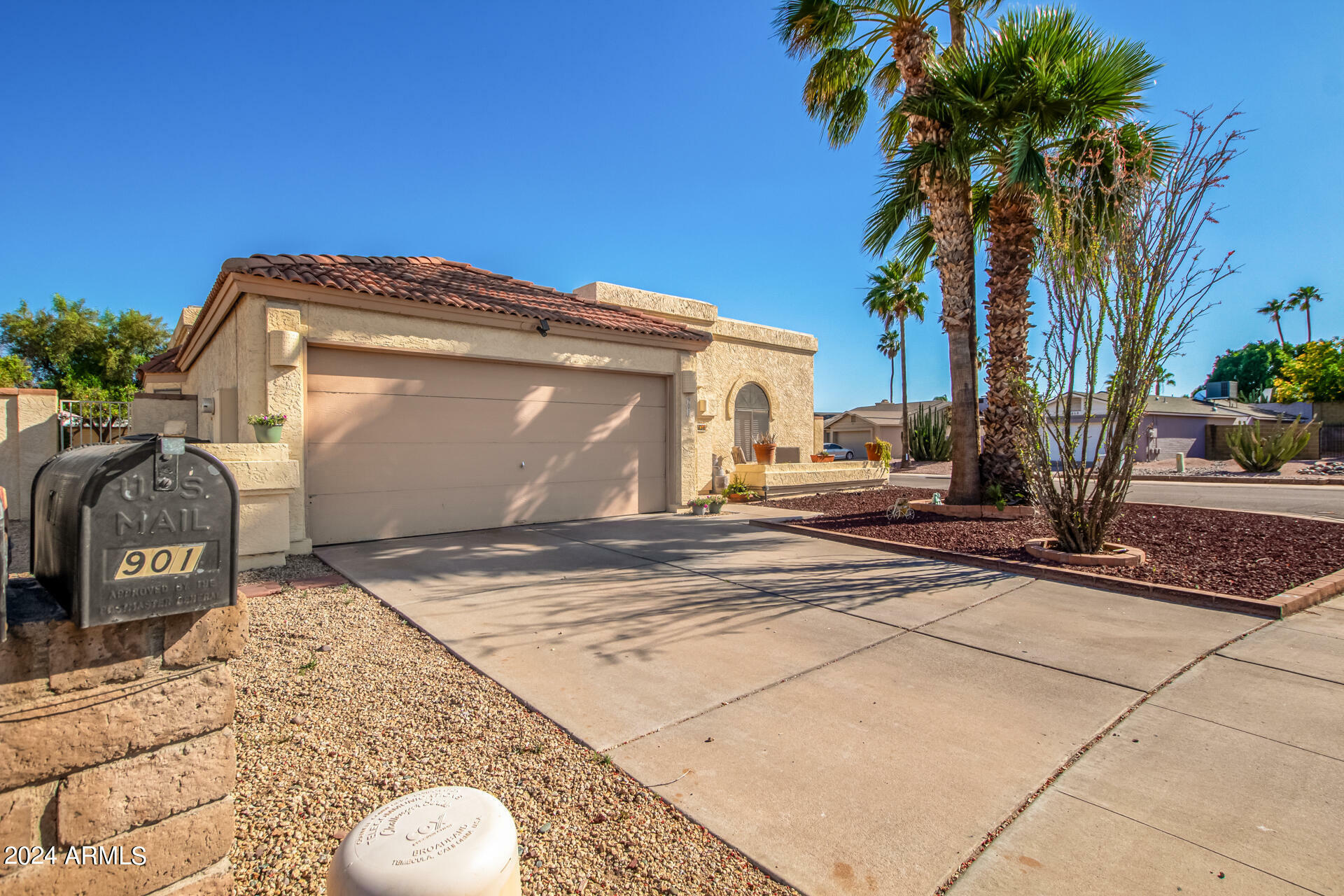 Property Photo:  901 N 85th Place  AZ 85257 