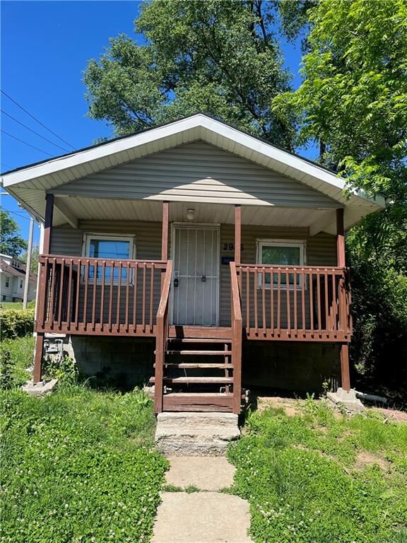 Property Photo:  2946 Brighton Avenue  MO 64128