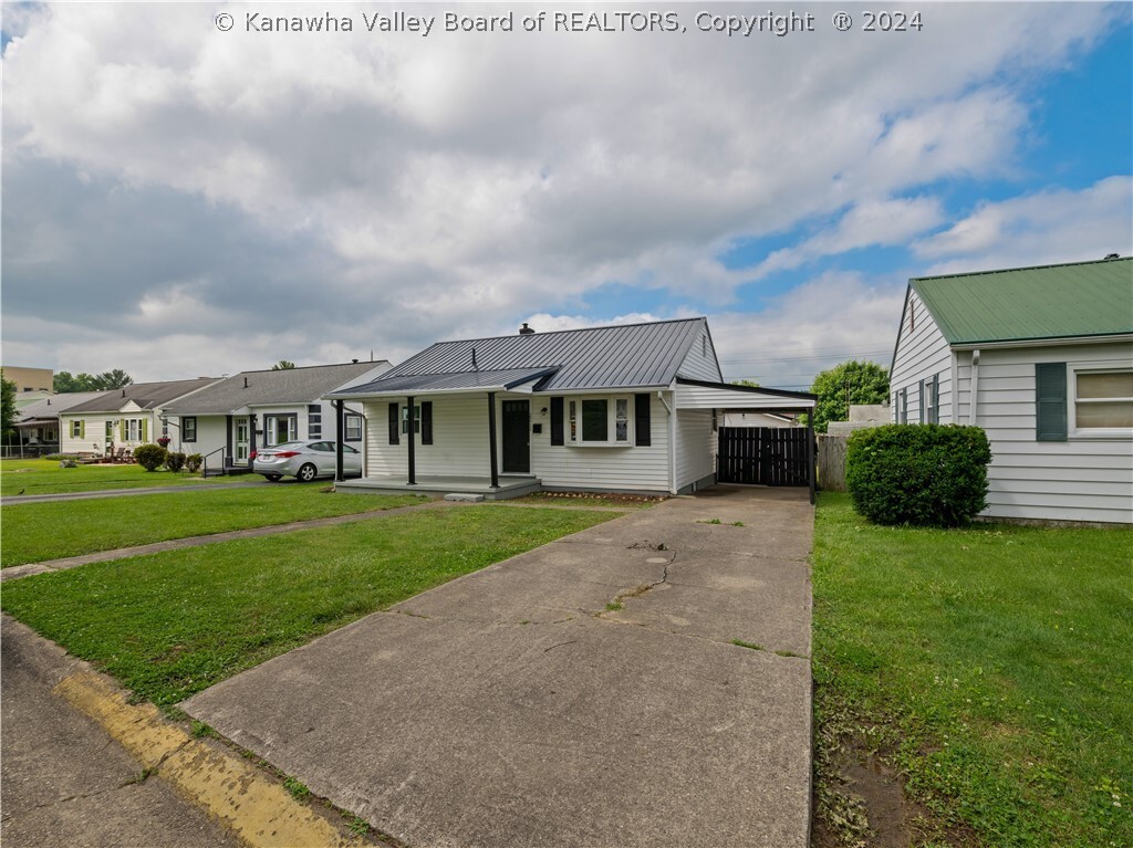 Property Photo: 2212 Jefferson Avenue WV 25177