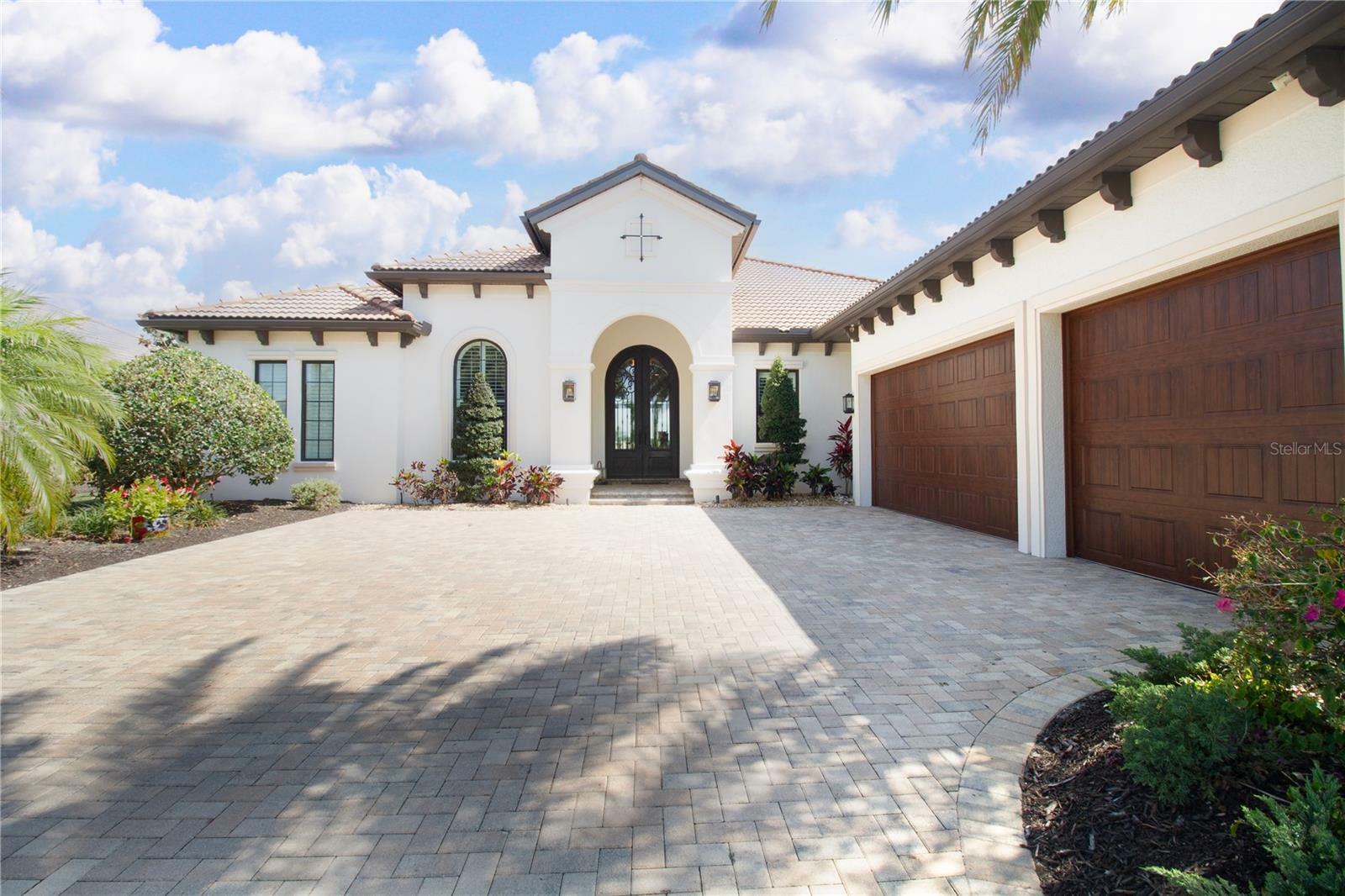 Property Photo:  15908 Castle Park Terrace  FL 34202 