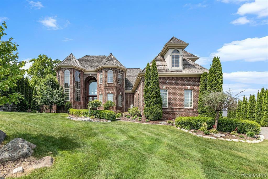 Property Photo: 75 Chateaux Du Lac MI 48430 9140