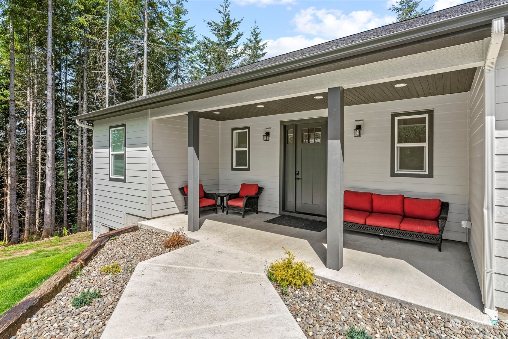 Property Photo:  716 Thimbleberry Drive  WA 98611 