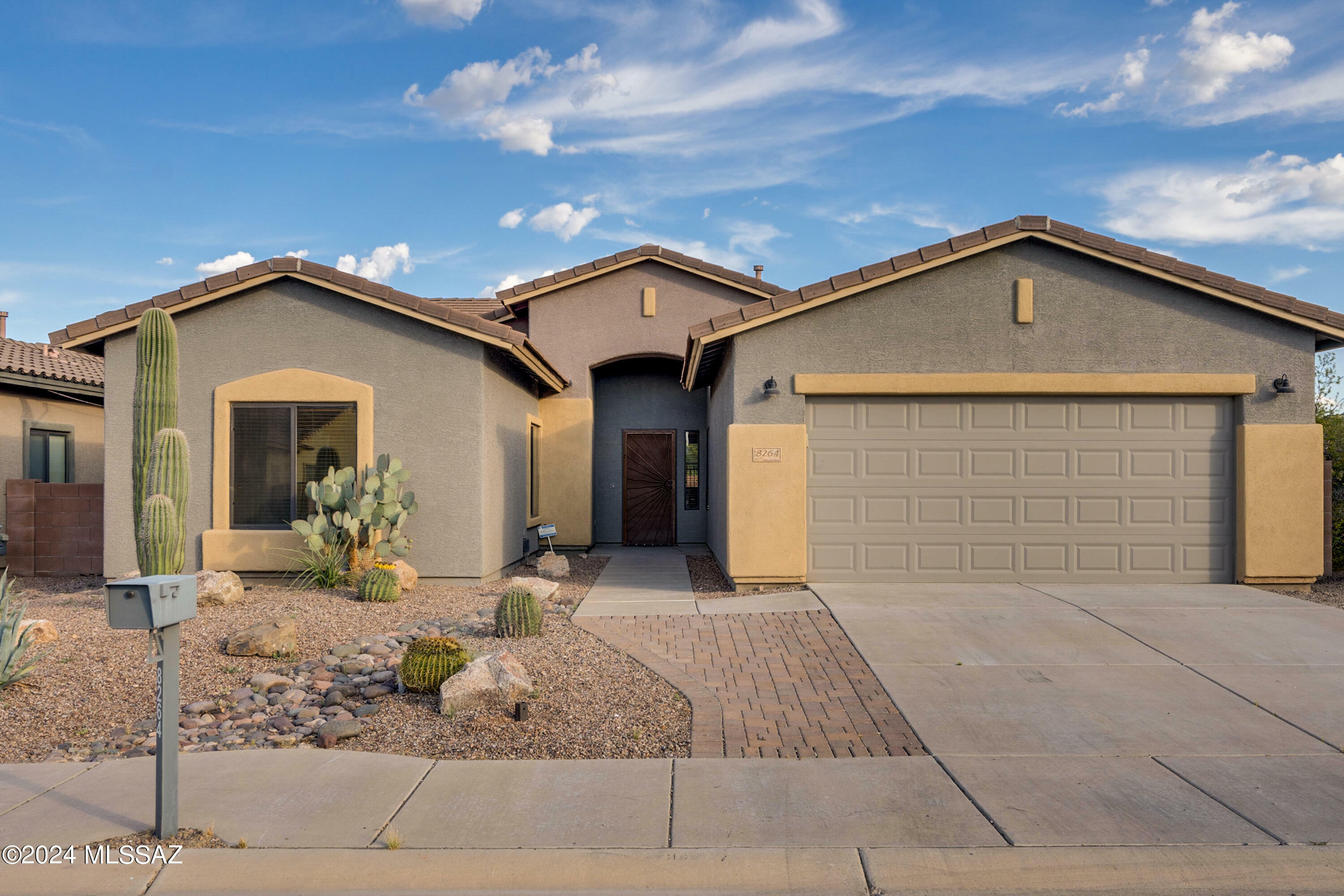 Property Photo: 8264 N Rocky Brook Drive AZ 85743