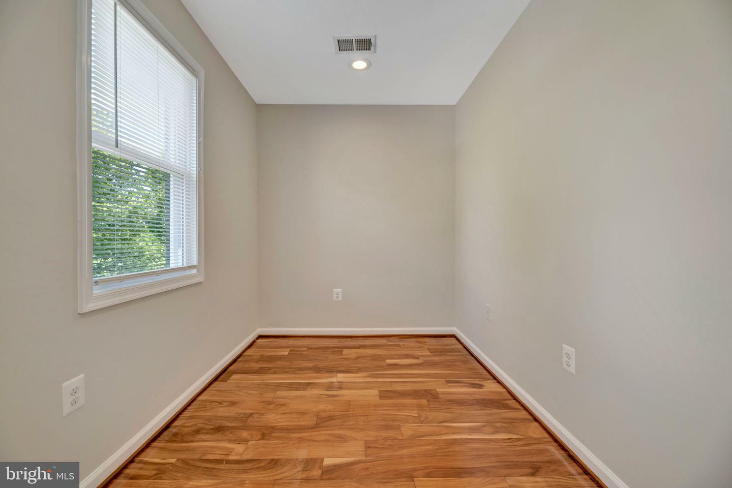 Property Photo:  1737 F Street NE  DC 20002 