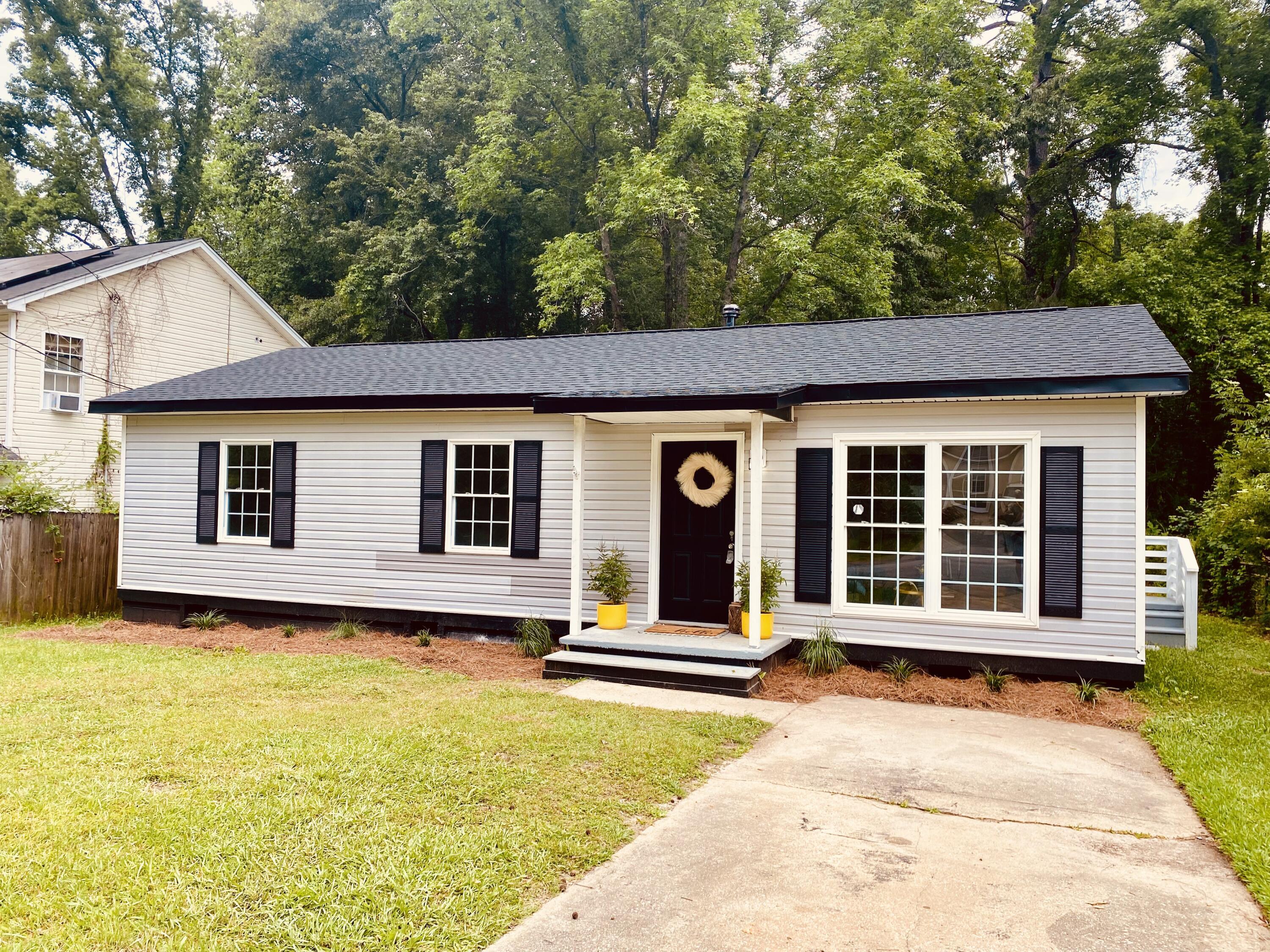 Property Photo: 213 Challedon Drive SC 29485