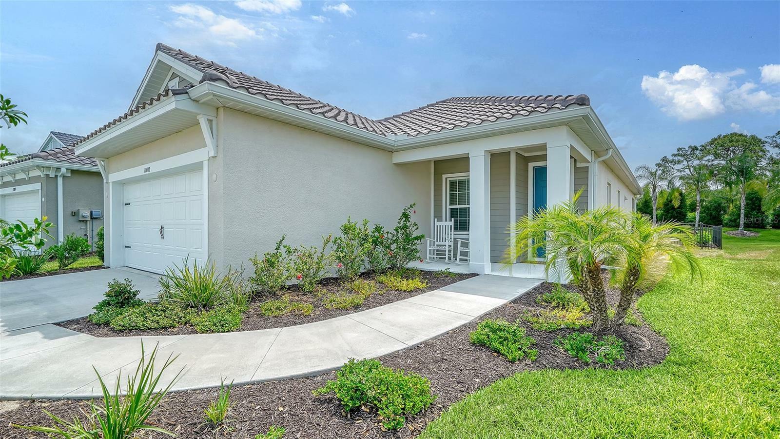 Property Photo:  10105 Canaveral Circle  FL 34241 