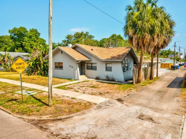 Property Photo:  1029 26th Avenue N  FL 33704 