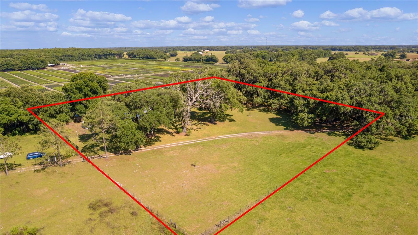 Property Photo: 6075 SE 26th Street FL 33513