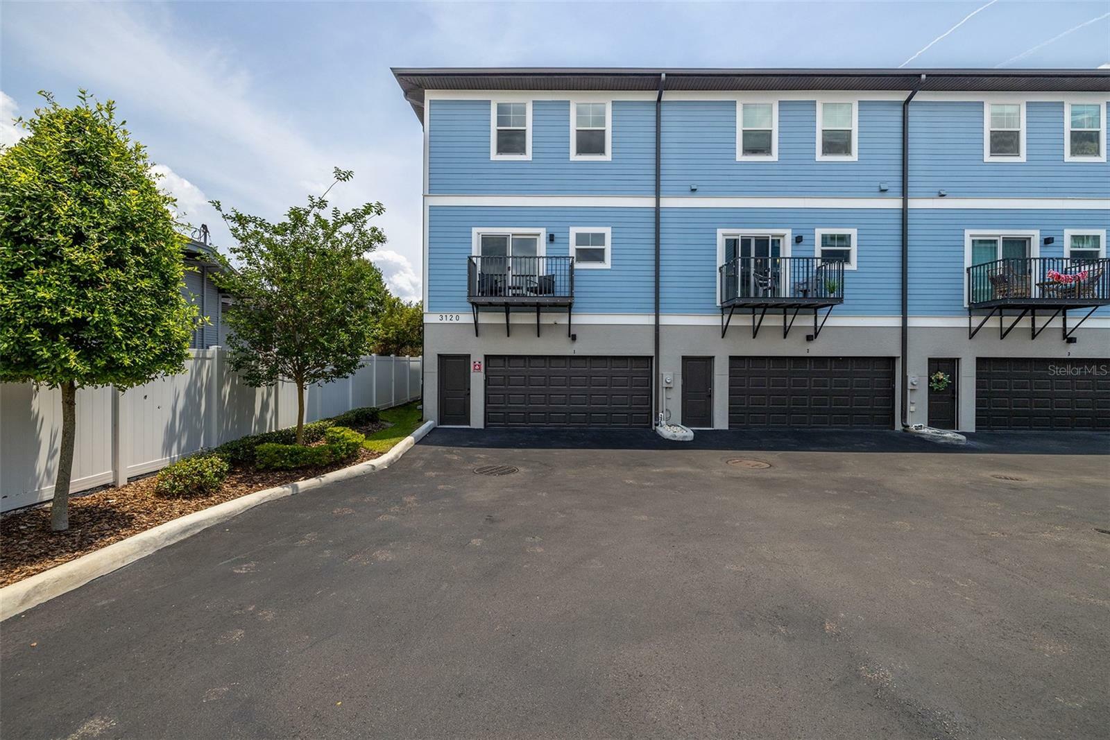 Property Photo: 3120 W Azeele Street 1 FL 33609