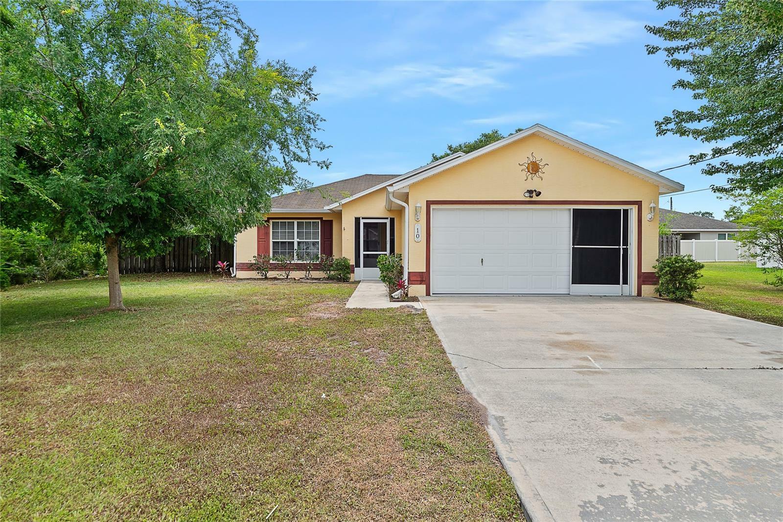 Property Photo: 10 Squanto Place FL 32164