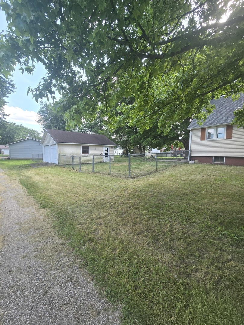 Property Photo:  605 W North Street  IL 61723 