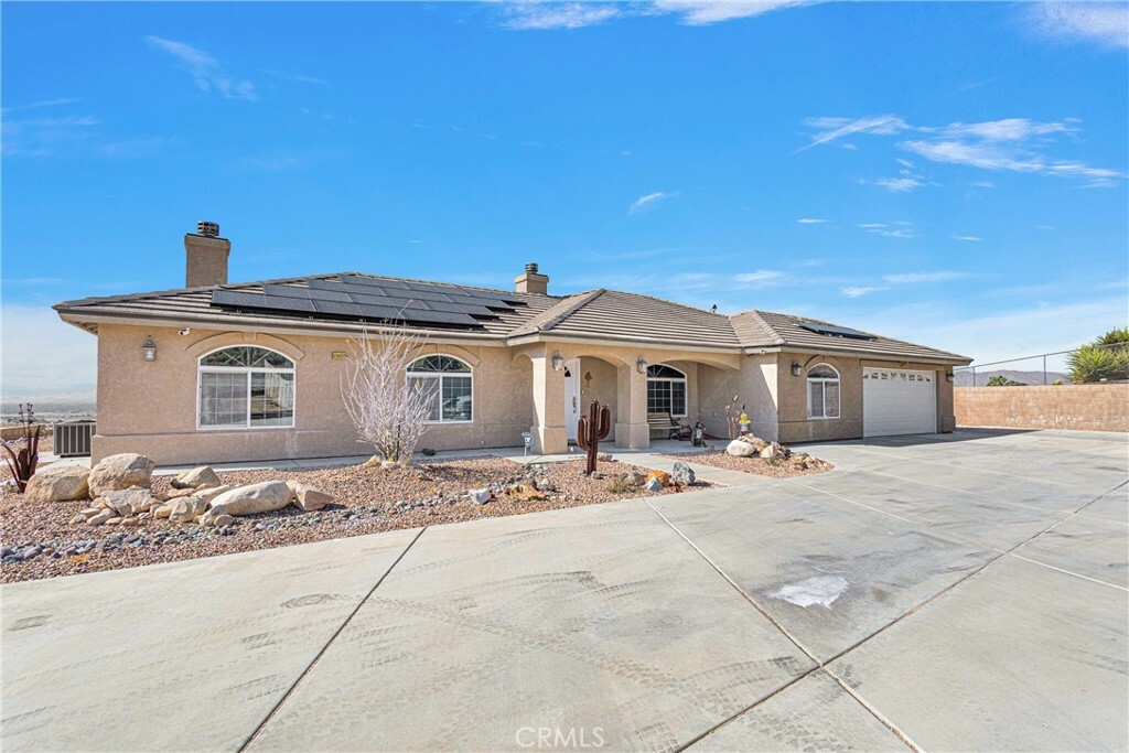 Property Photo:  23220 Horizon Street  CA 92308 