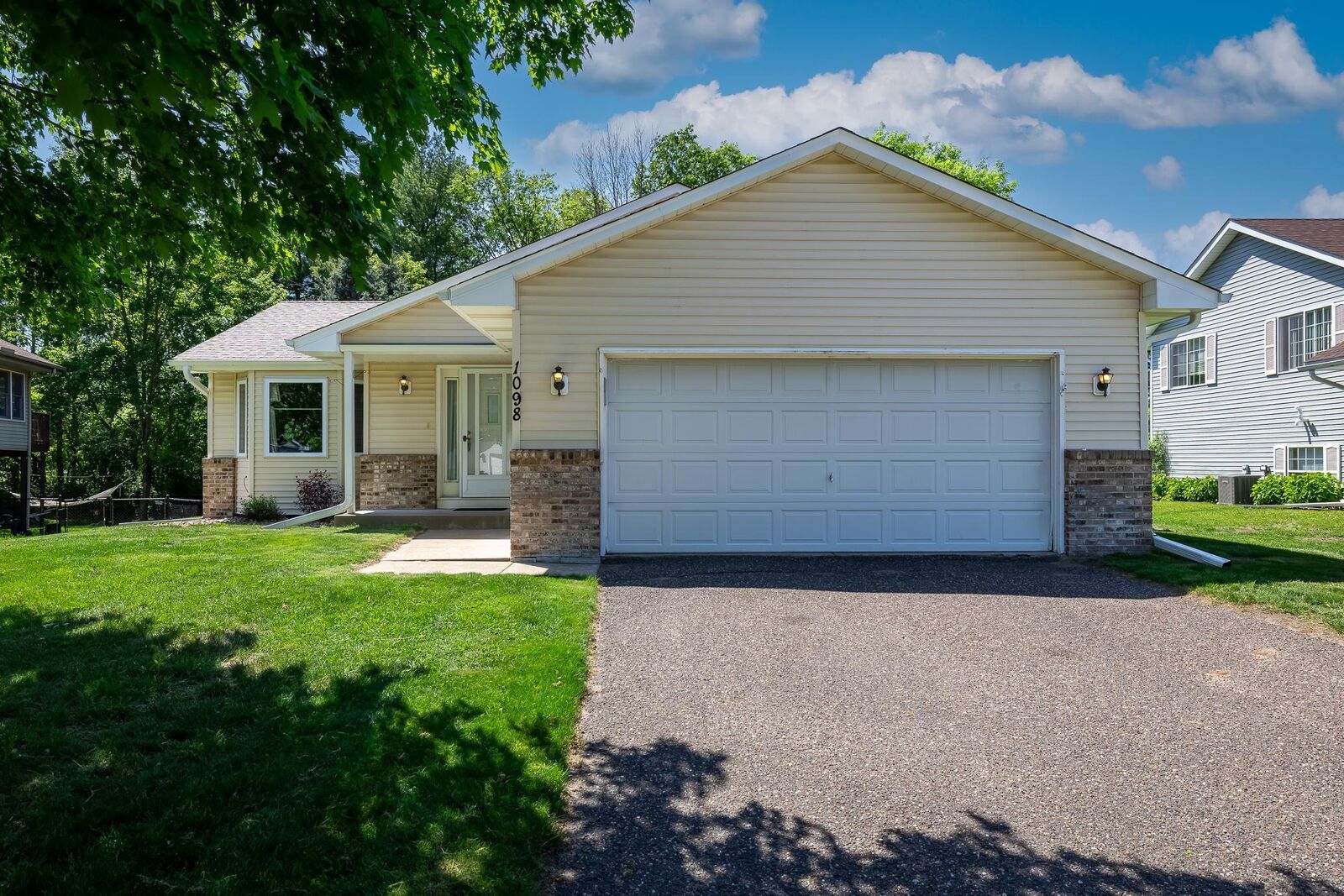 Property Photo:  1098 Gilbert Court  MN 55082 