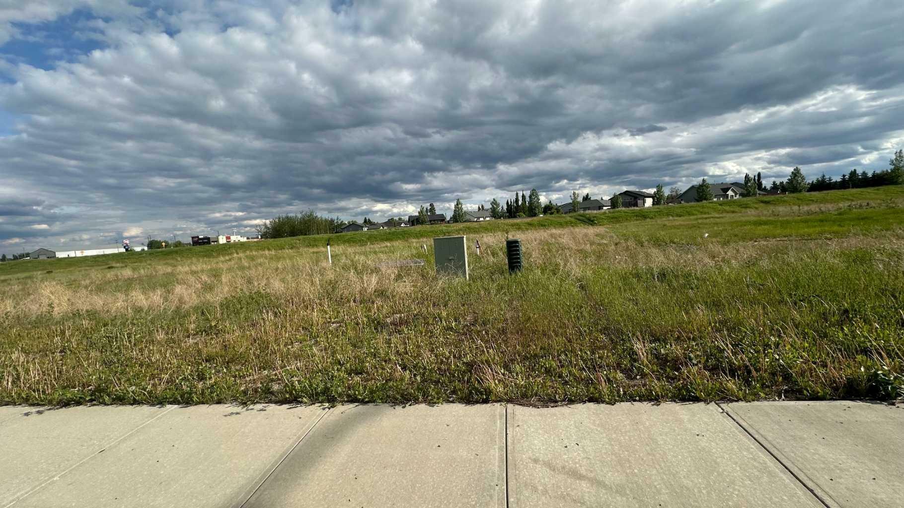 600 Shantz Drive  Didsbury AB T0M 0W0 photo