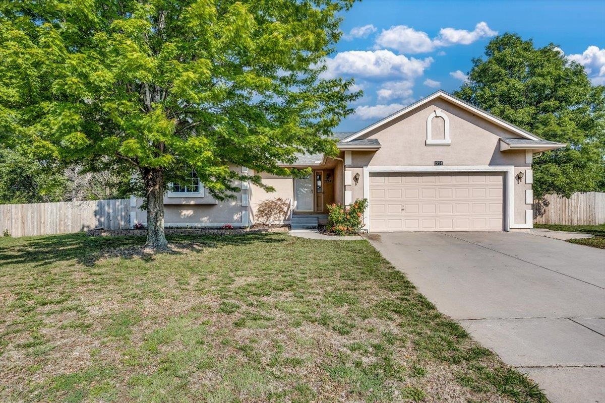 Property Photo:  2734 N Meadow Oaks Ct  KS 67220 