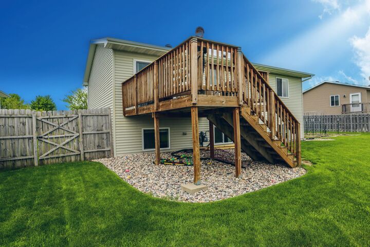 Property Photo:  1020 SW 13th Ave  SD 57401 