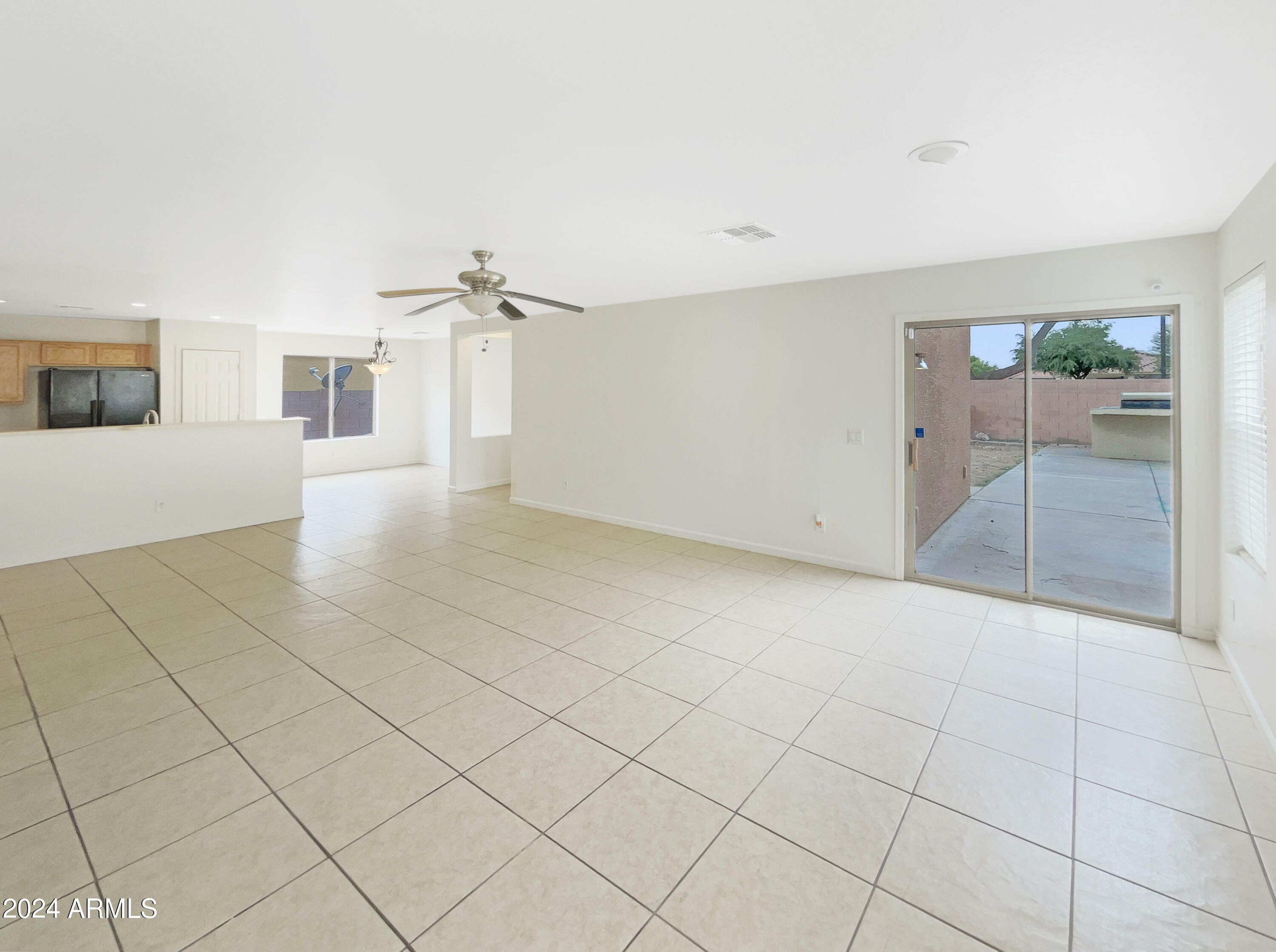 Property Photo:  33360 N Windmill Run  AZ 85144 