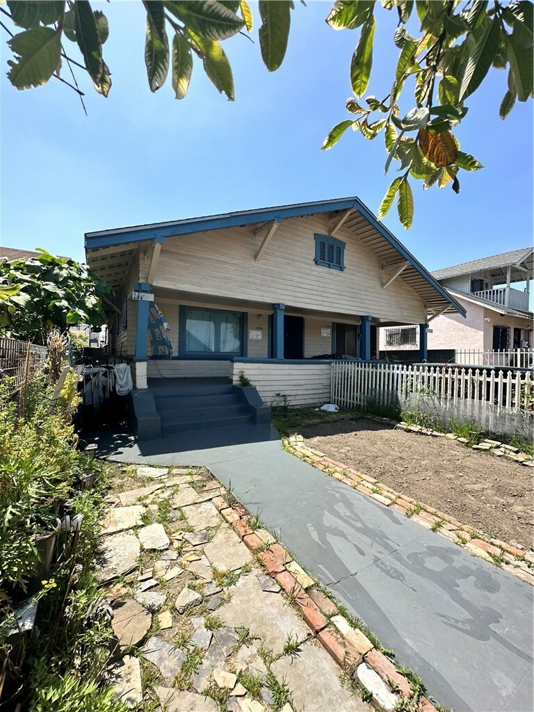 Property Photo:  1344 E 43rd Place  CA 90011 