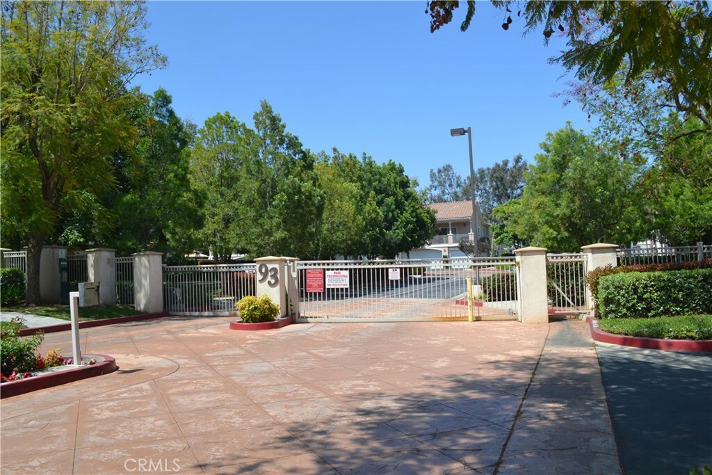 Property Photo:  93 Kansas Street 106  CA 92373 