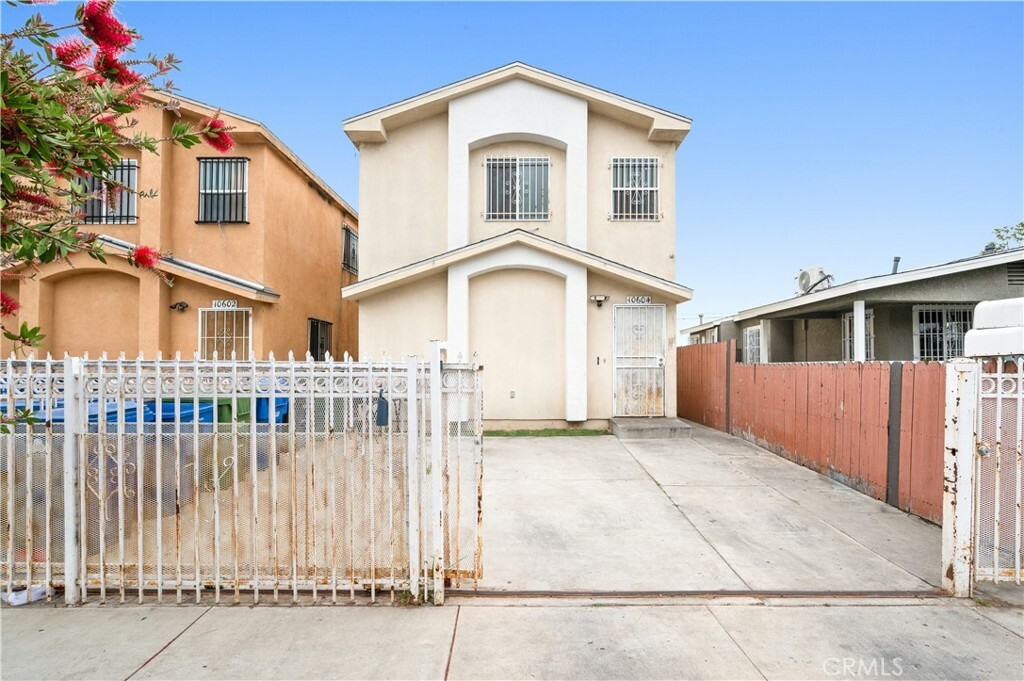 Property Photo:  10604 Hickory Street  CA 90002 