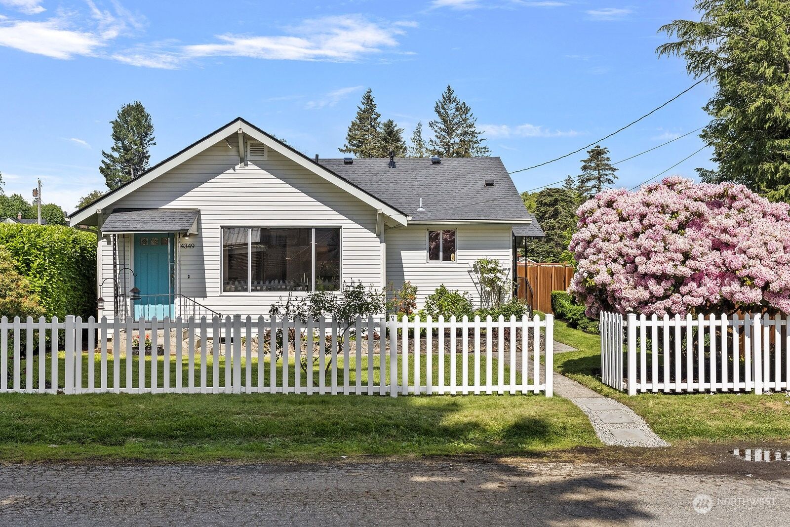 Property Photo:  4349 338th Place SE  WA 98024 