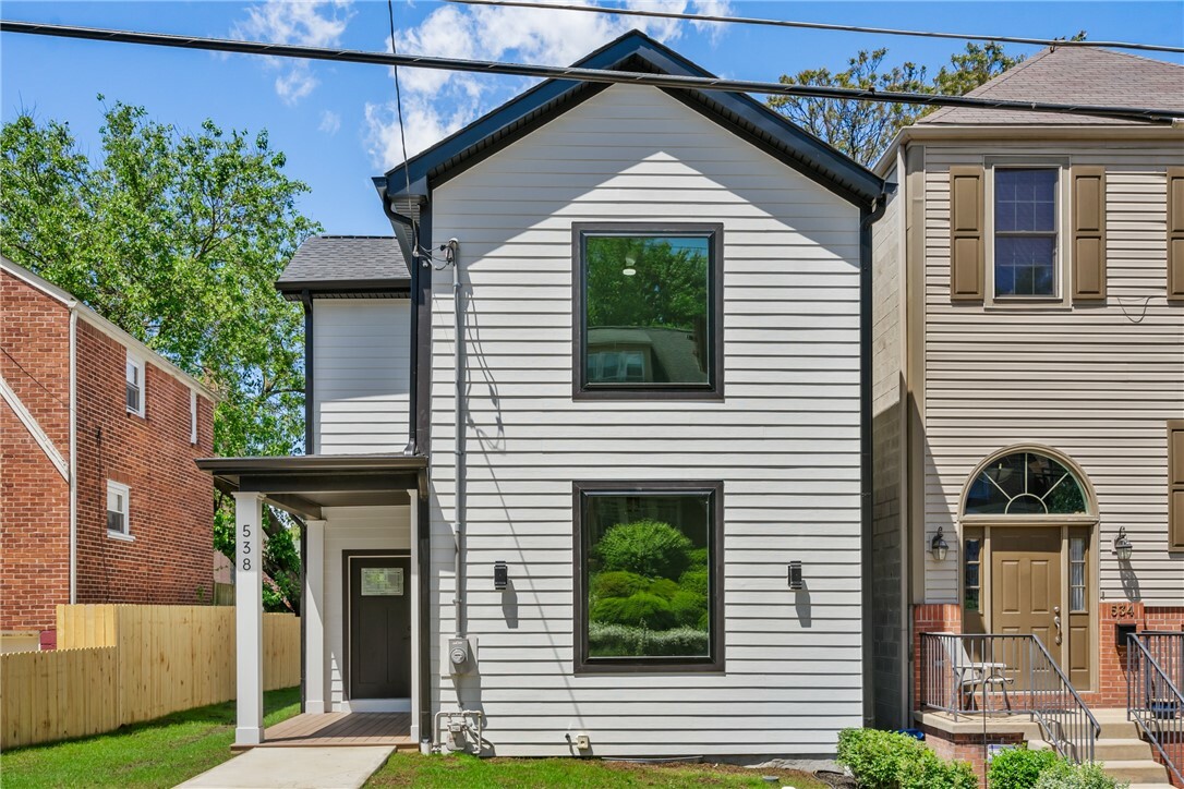 Property Photo:  538 Hastings St  PA 15206 