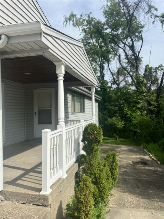 Property Photo:  323 Bellevue Rd  PA 15229 