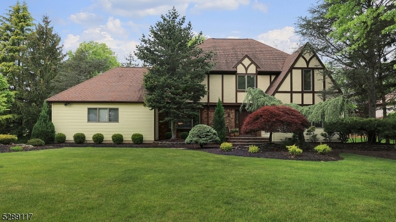 Property Photo:  5 Winchester Dr  NJ 07076 