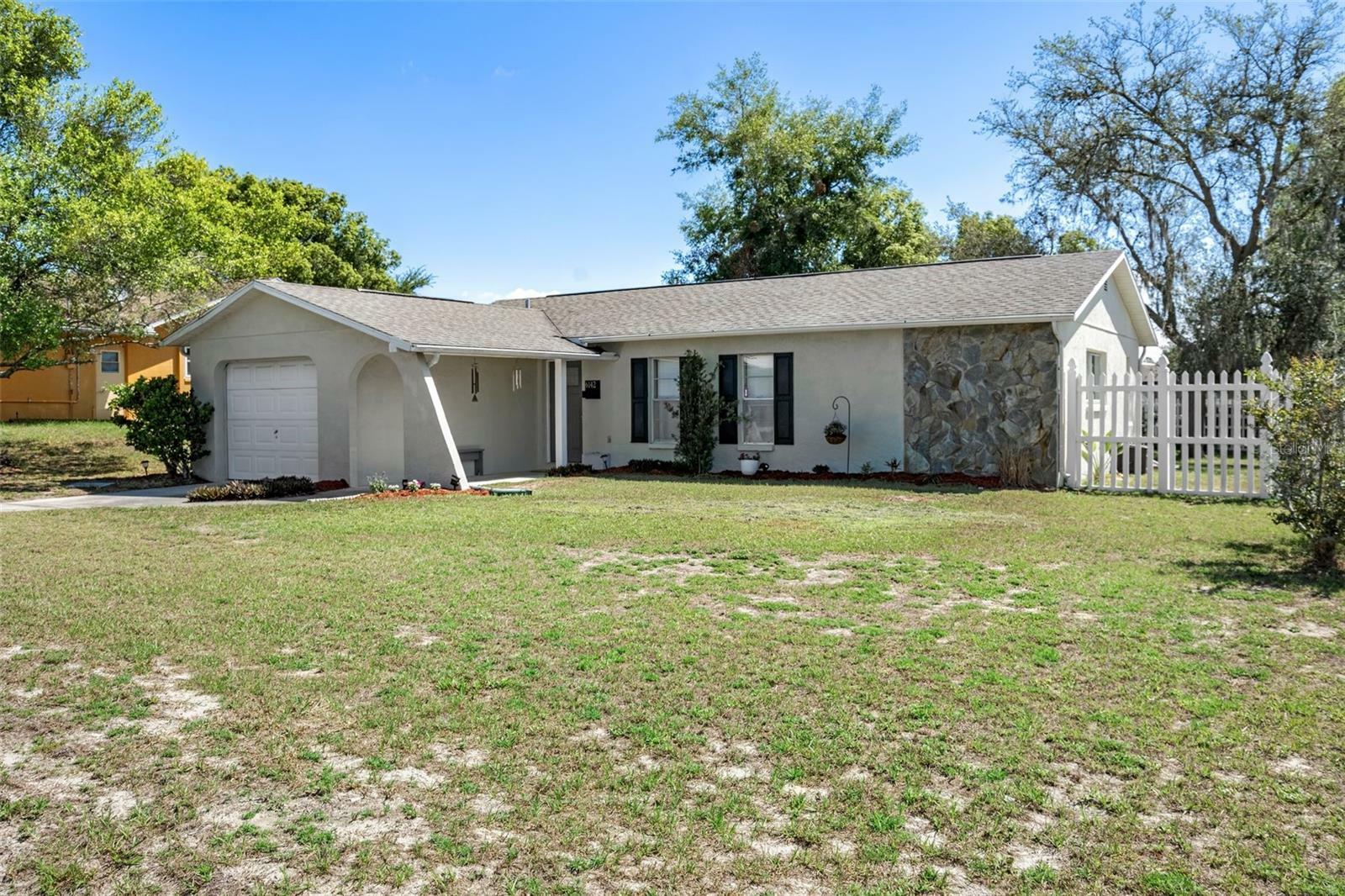 Property Photo:  6142 Sunday Road  FL 34608 