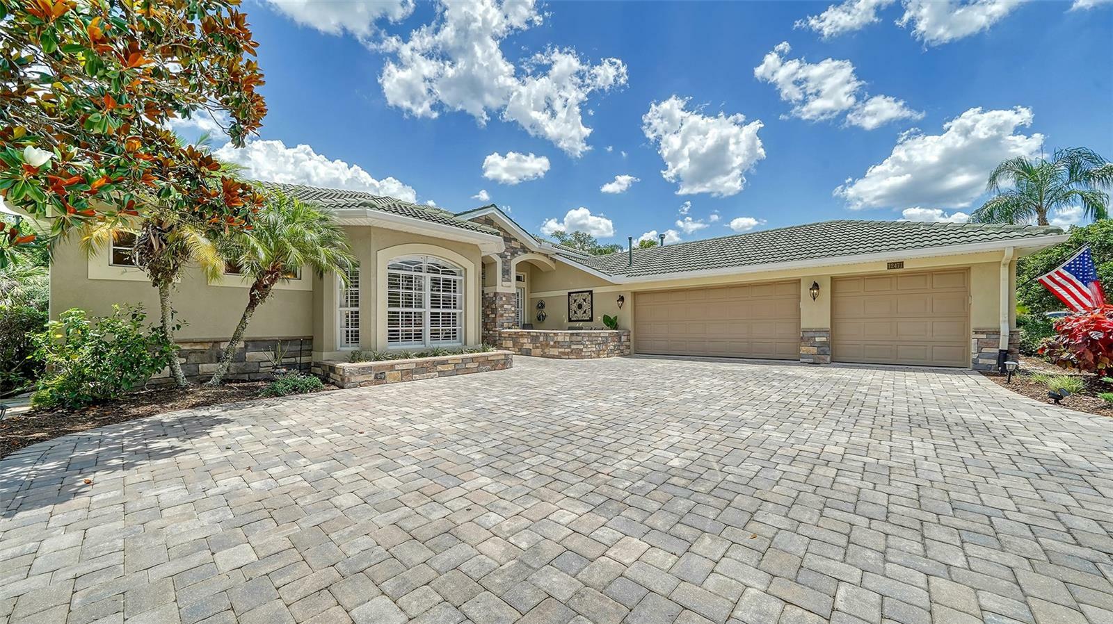 Property Photo:  12471 Natureview Circle  FL 34212 