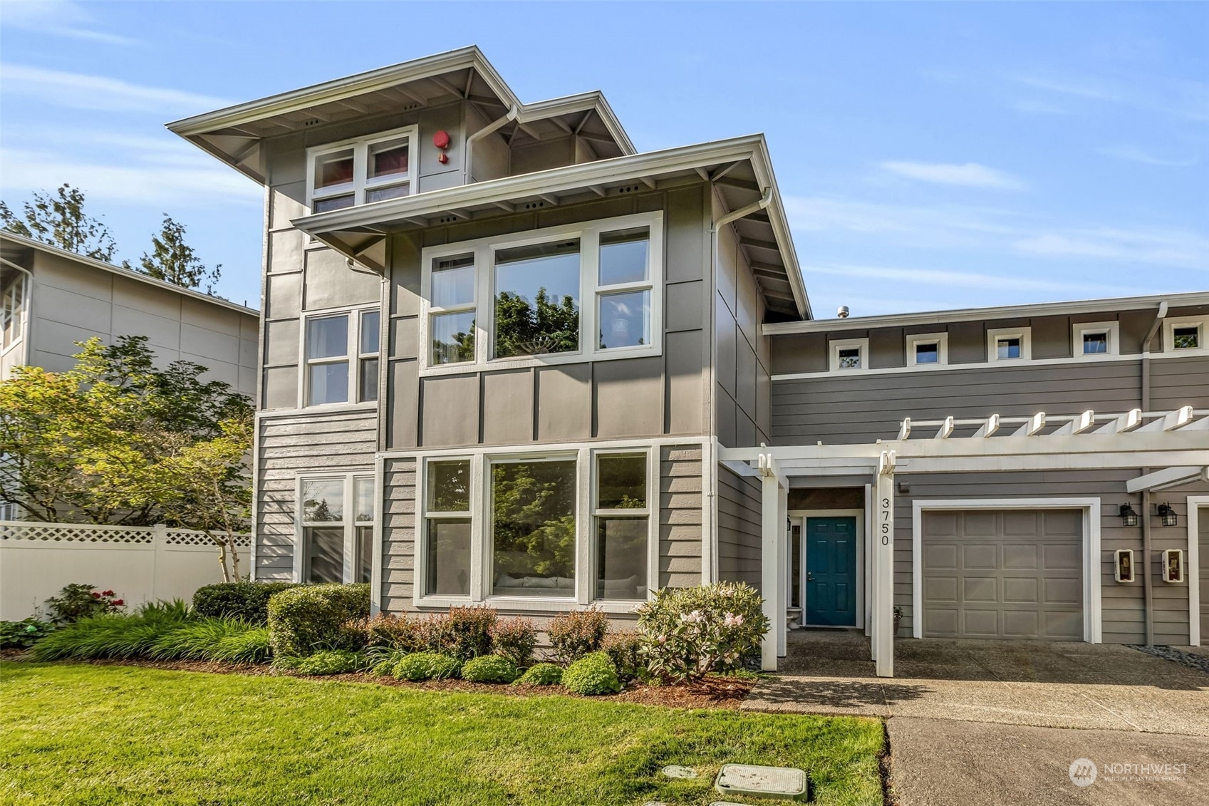 Property Photo:  3750 Providence Point Drive SE 1404  WA 98029 