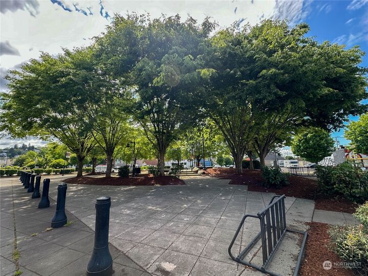 Property Photo:  225 Logan Avenue S 155  WA 98057 