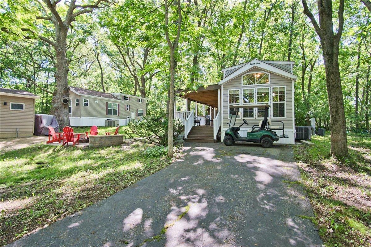 Property Photo:  300 Leisure Way  WI 53534 