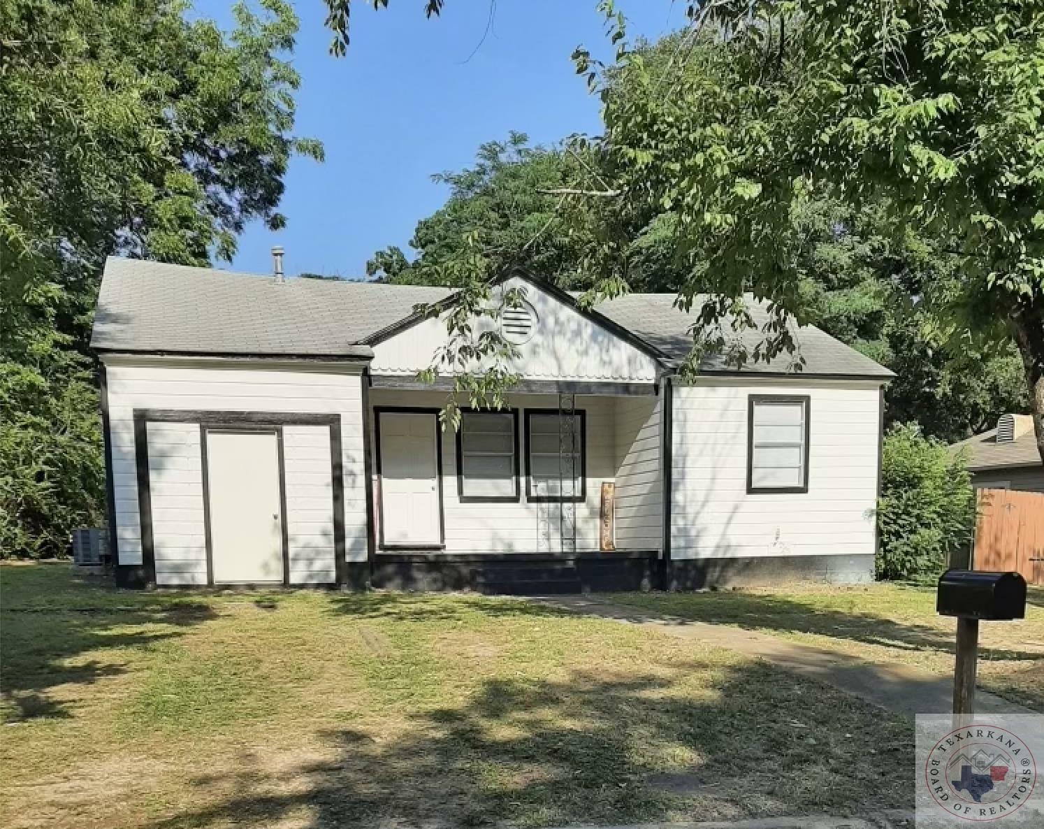 Property Photo:  3414 Moore Dr  TX 75501 