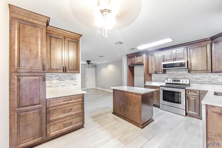 Property Photo:  515 Cascade Dr  LA 70364