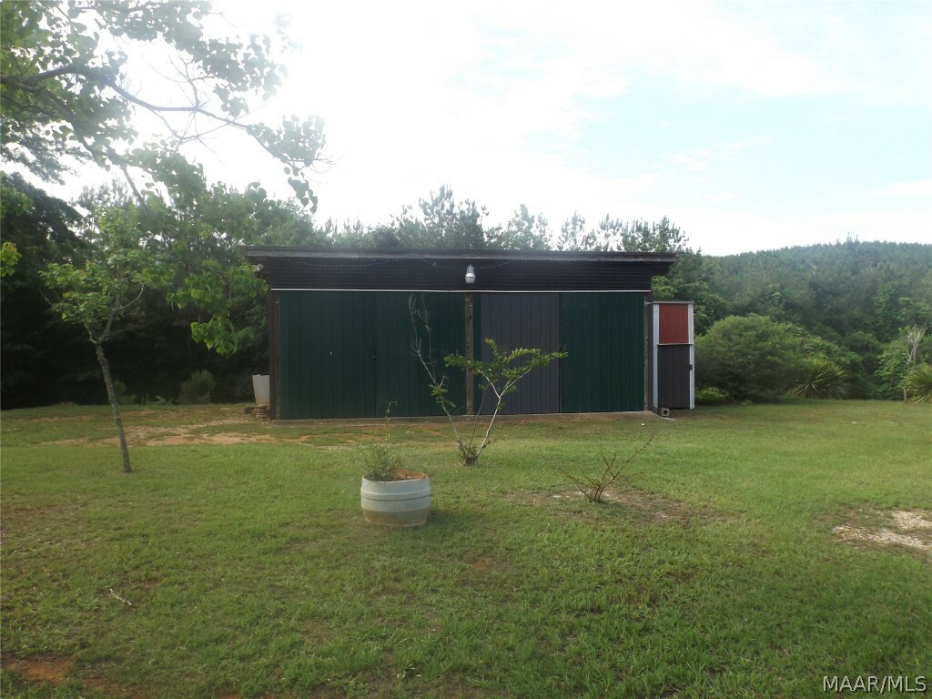 Property Photo:  11371 County Road 37 Road  AL 36701 