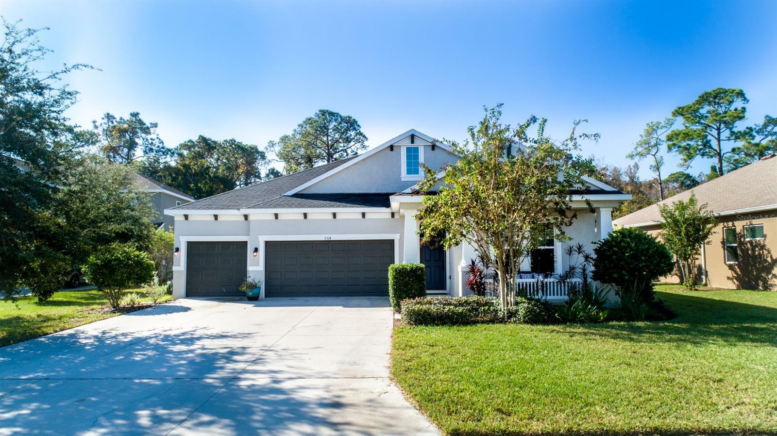 Property Photo:  3314 Gina Court  FL 34691 