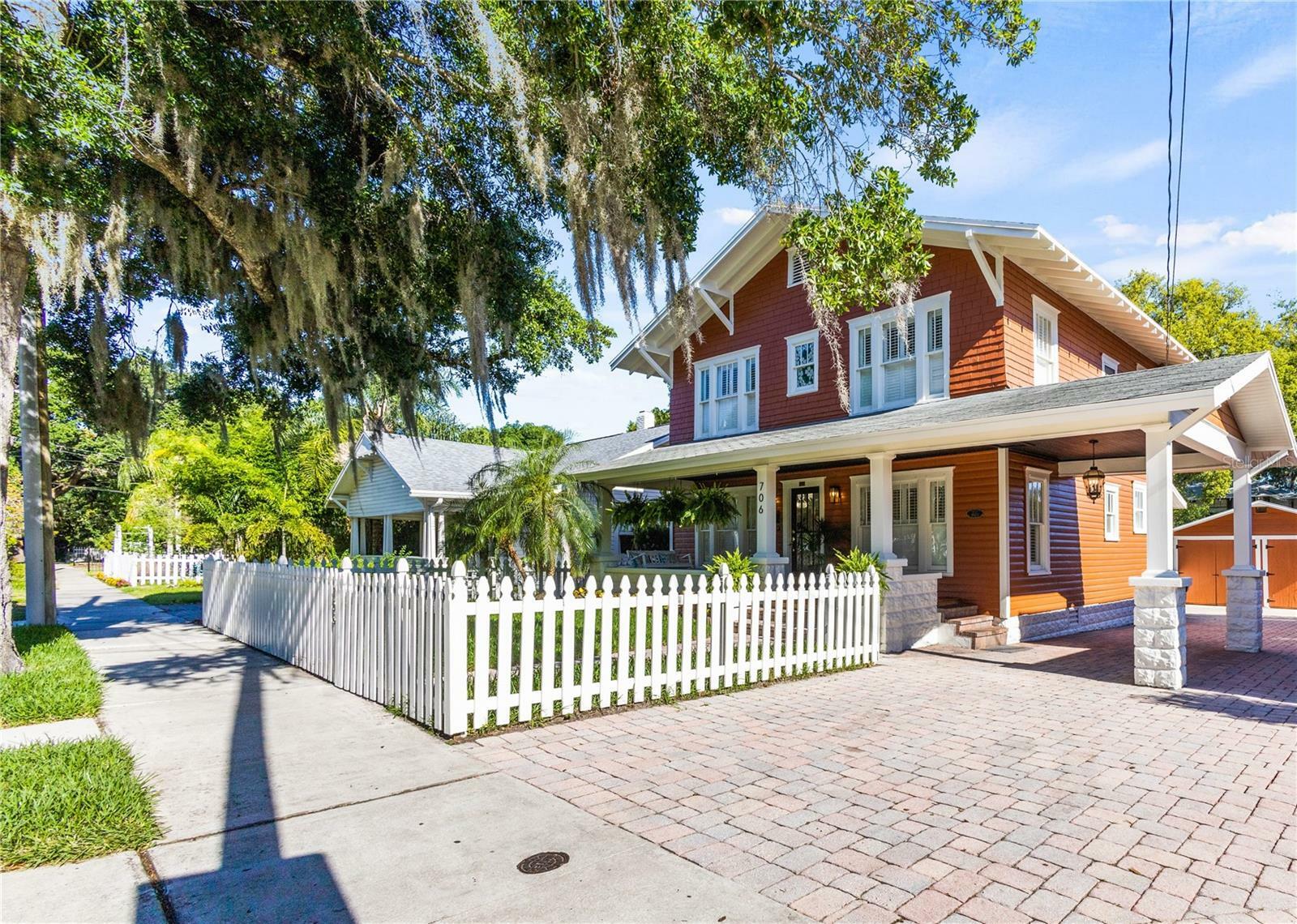 Property Photo:  706 E Central Boulevard  FL 32801 