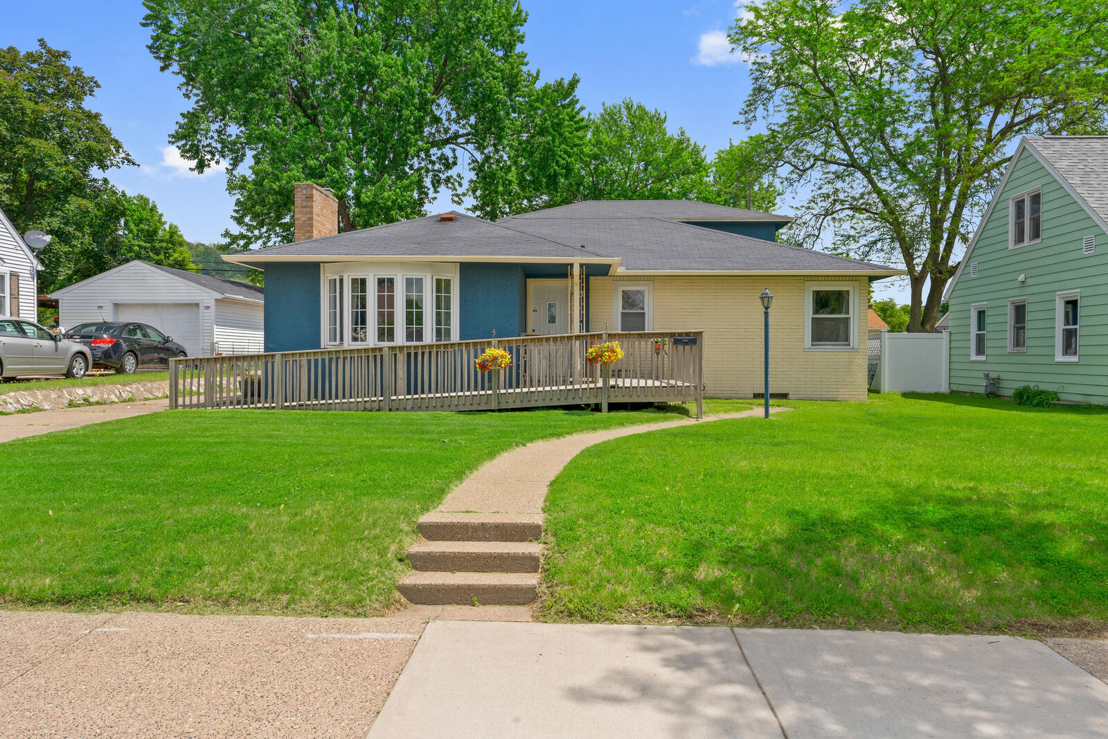 Property Photo:  2133 Losey Blvd S  WI 54601 
