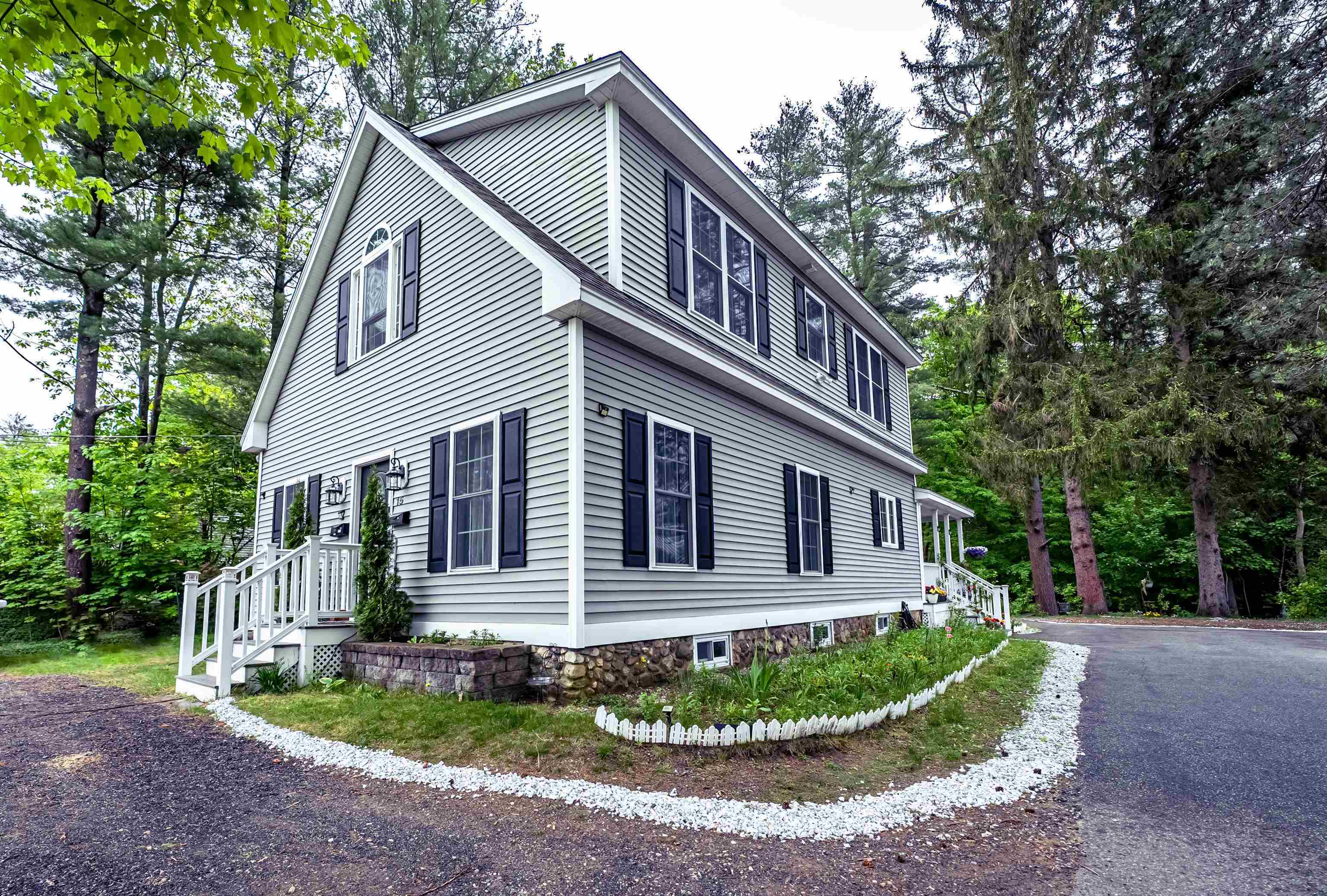 Property Photo:  15 E Derry Road  NH 03038 