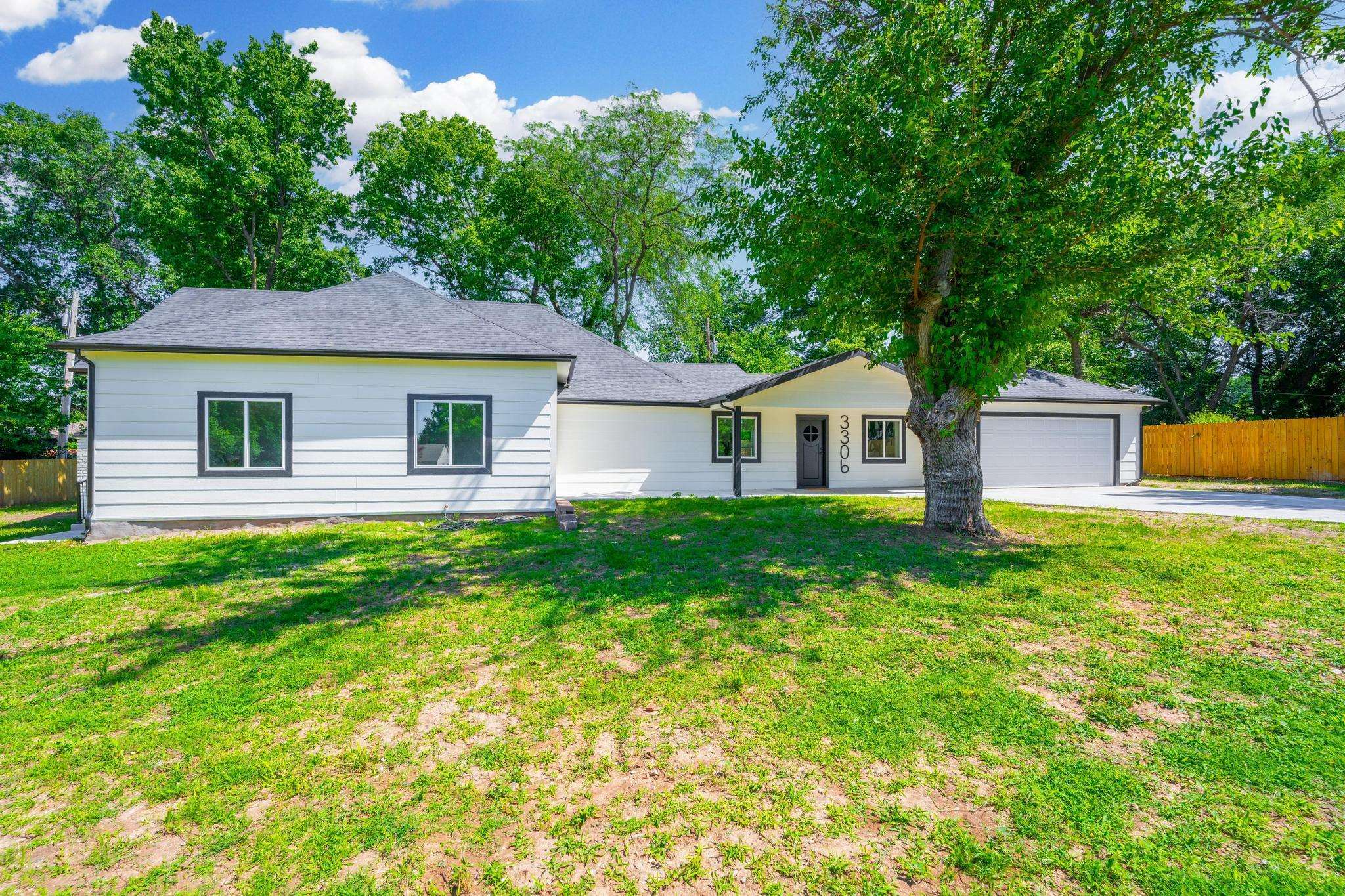 Property Photo:  3306 Grandview  KS 67218 