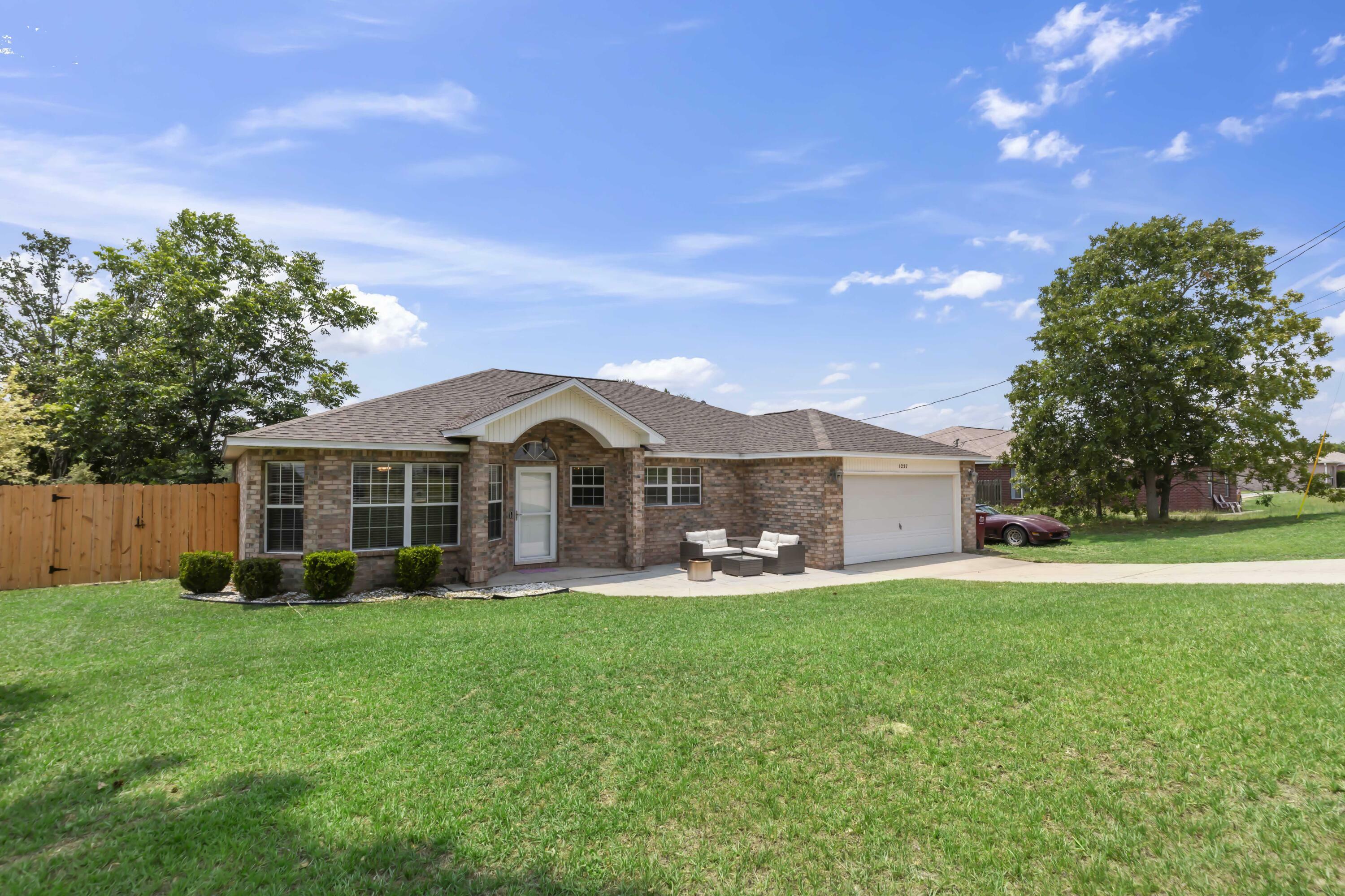 Property Photo:  1227 Northview Drive  FL 32536 