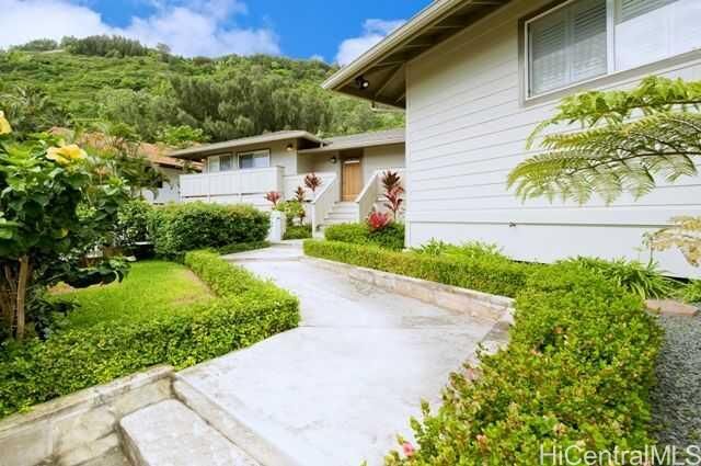 Property Photo: 984 Kahena Street HI 96825